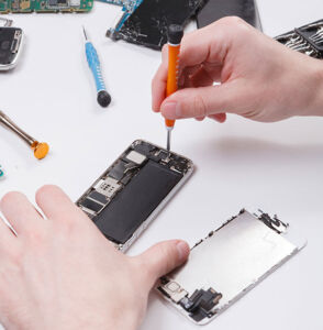 Apple Will Let iPhone Users Repair Their Own Devices